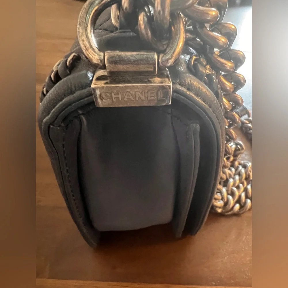 Chanel Navy Blue Caviar Boy Flap Shoulder Bag - Picture 4 of 14
